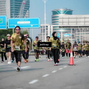Runner Photo 6842277