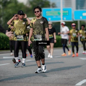 Runner Photo 6842326