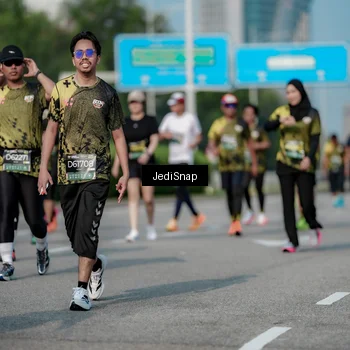Runner Photo 6842331