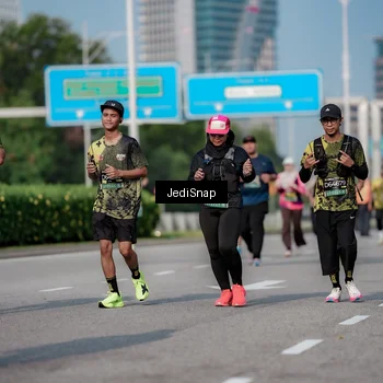 Runner Photo 6842348