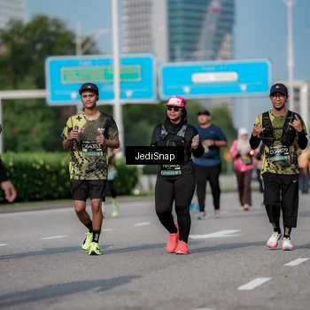 Runner Photo 6842361