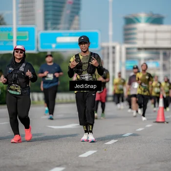 Runner Photo 6842376
