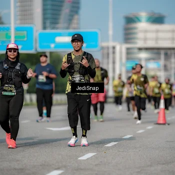 Runner Photo 6842377