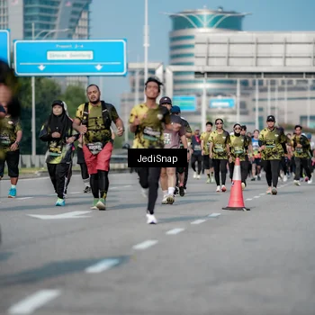 Runner Photo 6842383