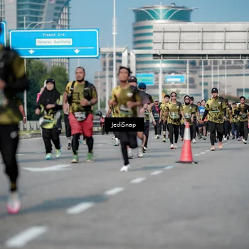 Runner Photo 6842389