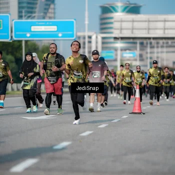 Runner Photo 6842393