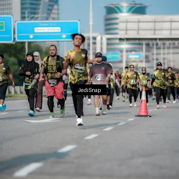 Runner Photo 6842397