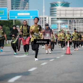 Runner Photo 6842399