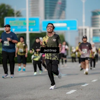 Runner Photo 6842406