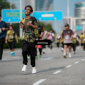 Runner Photo 6842409