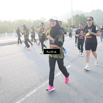 Runner Photo 6842415