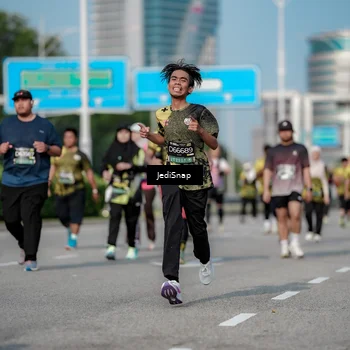 Runner Photo 6842428