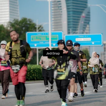 Runner Photo 6842442