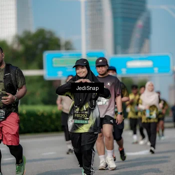 Runner Photo 6842449