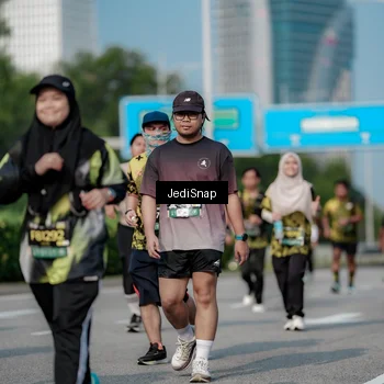 Runner Photo 6842466