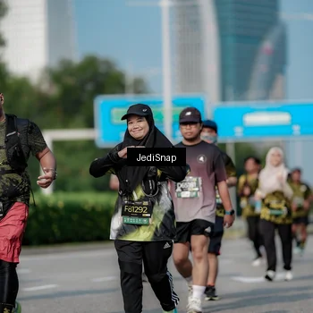 Runner Photo 6842470