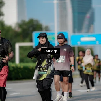 Runner Photo 6842473