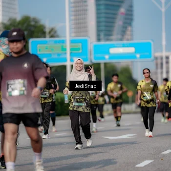 Runner Photo 6842524