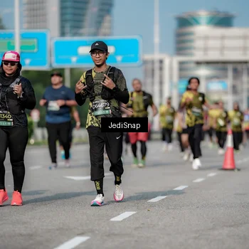 Runner Photo 6842529