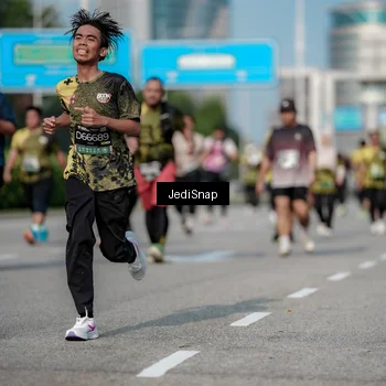 Runner Photo 6842536