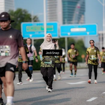 Runner Photo 6842543
