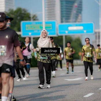 Runner Photo 6842575
