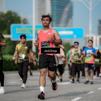 Runner Photo 6842671