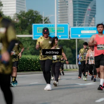 Runner Photo 6842675