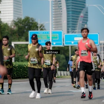 Runner Photo 6842703