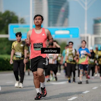 Runner Photo 6842748