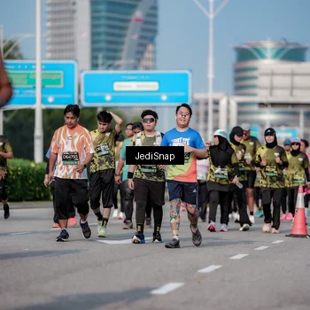 Runner Photo 6842789