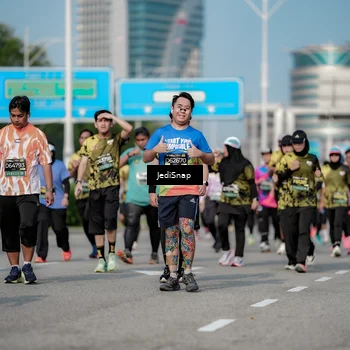 Runner Photo 6842863