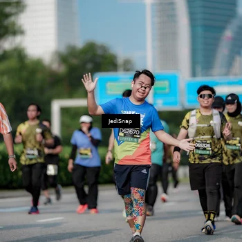 Runner Photo 6842876