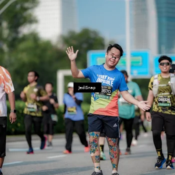 Runner Photo 6842895