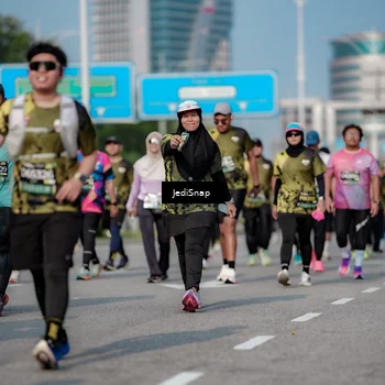 Runner Photo 6842909