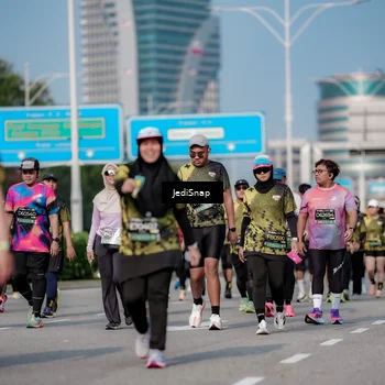 Runner Photo 6842958