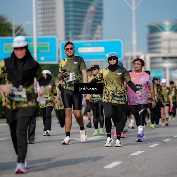 Runner Photo 6842982