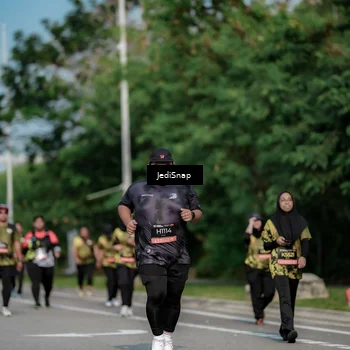 Runner Photo 6843023