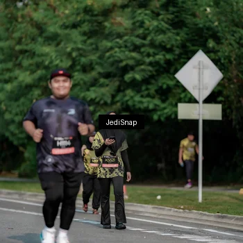Runner Photo 6843057