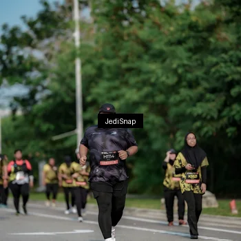 Runner Photo 6843072