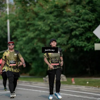 Runner Photo 6843094