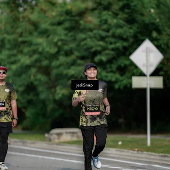 Runner Photo 6843102