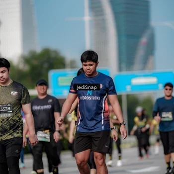 Runner Photo 6843158