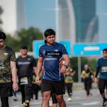 Runner Photo 6843165
