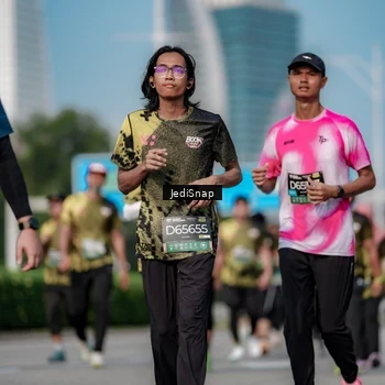 Runner Photo 6843185