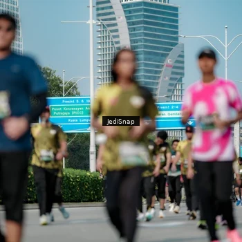 Runner Photo 6843188