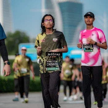 Runner Photo 6843189