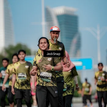 Runner Photo 6843276