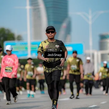 Runner Photo 6843335