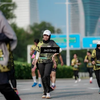 Runner Photo 6843389